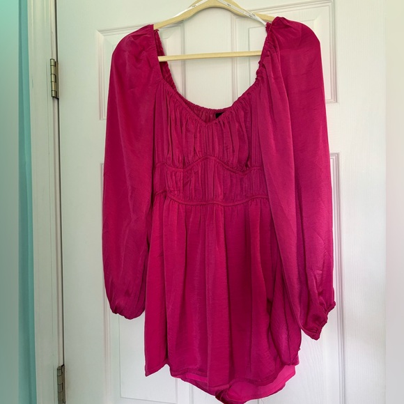 Lulus fuchsia satin romper size small - Picture 4 of 5